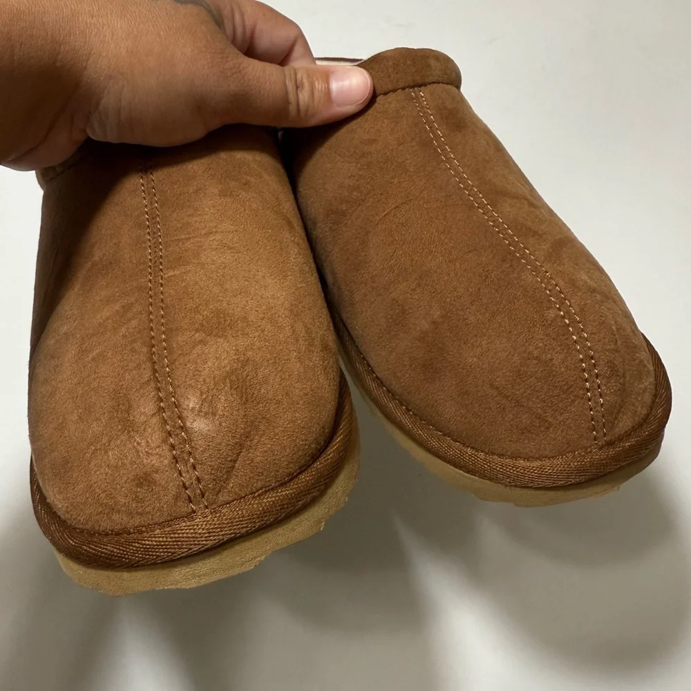 Old Navy Kids Size XXL (5Y-6Y) Cozy Brown Slip-On Clog Slippers